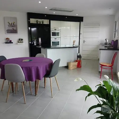 빌라 Maison Moderne Et Son Jardin Au Calme 샬랑